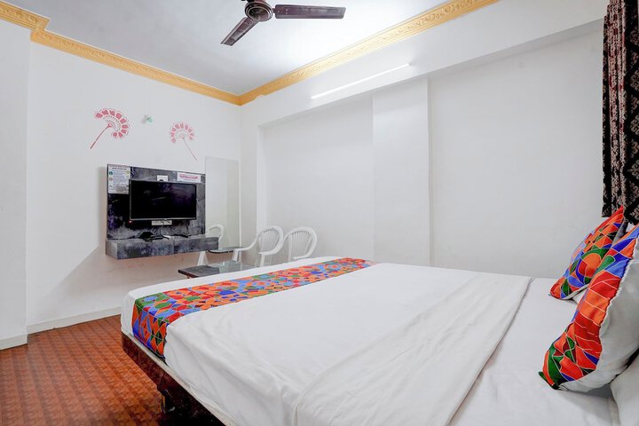 Room 9 of 29