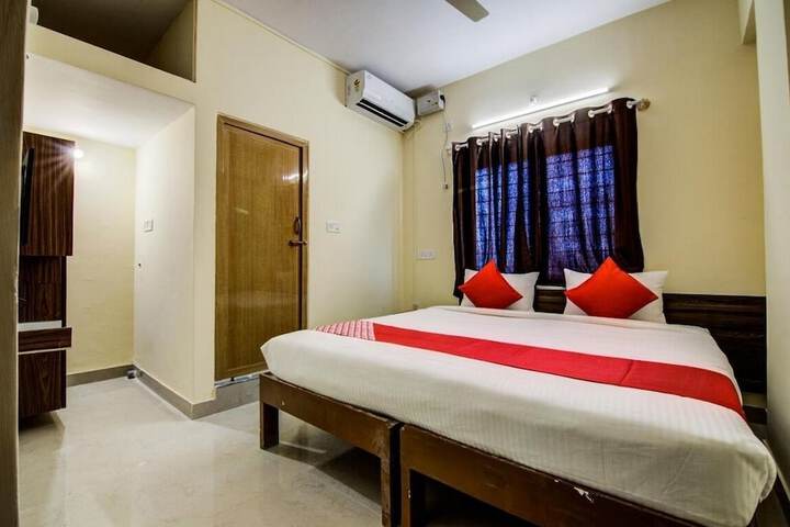 Room 5 of 11
