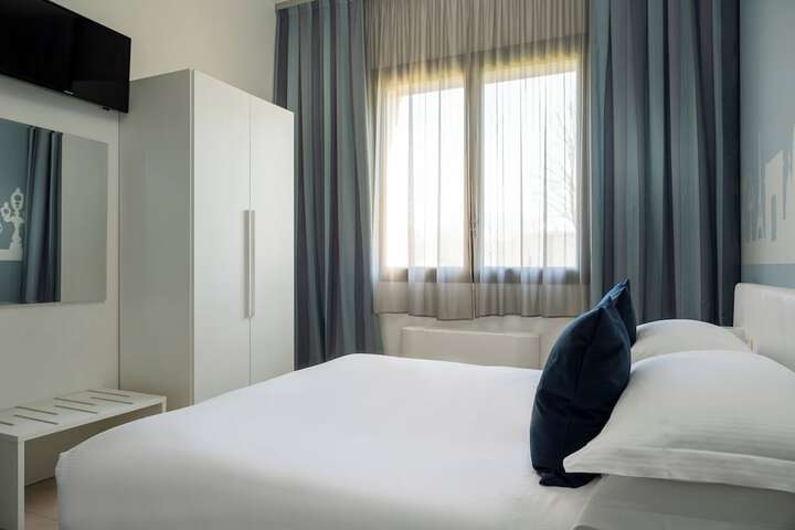 Room 12 of 47