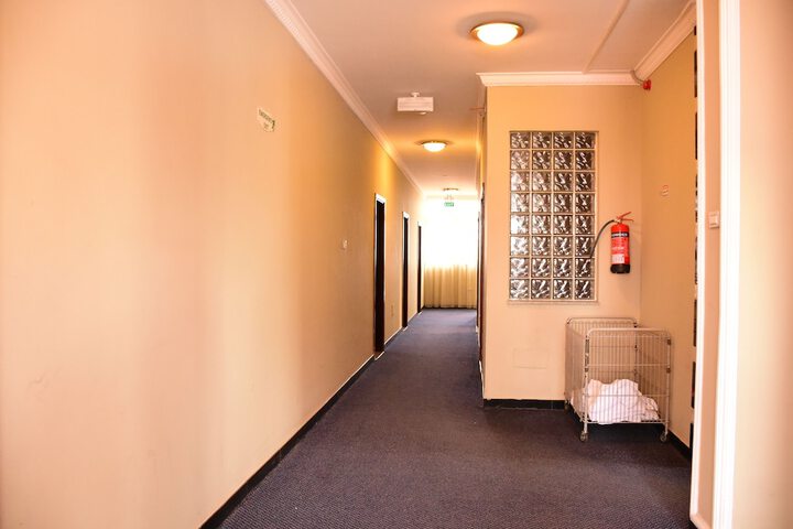 Ballroom/Hall 78 of 96