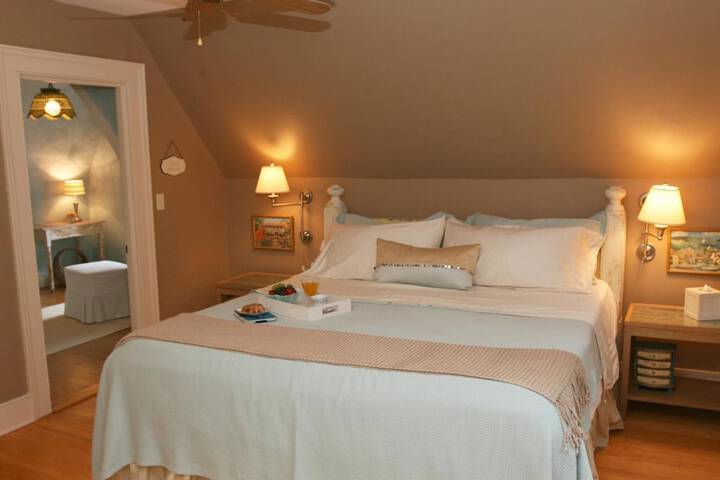 Room 12 of 48