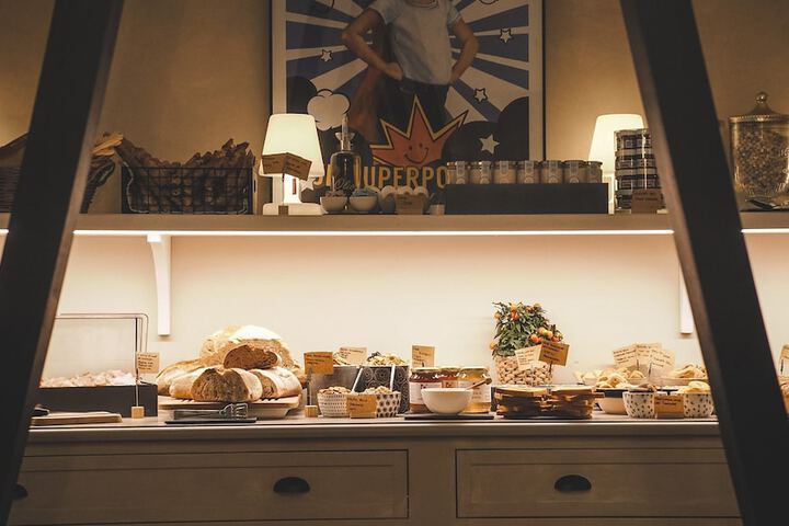 Breakfast/Coffee Service 57 of 82