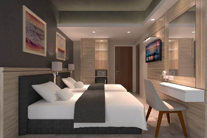 Room 9 of 32