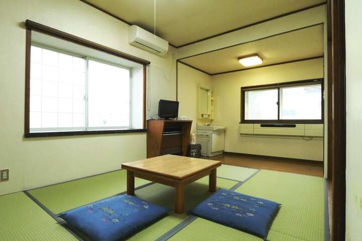 Room 9 of 50