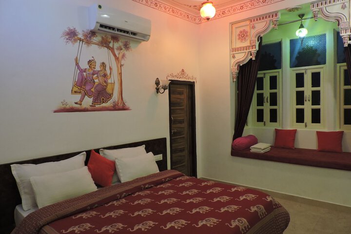 Room 15 of 31