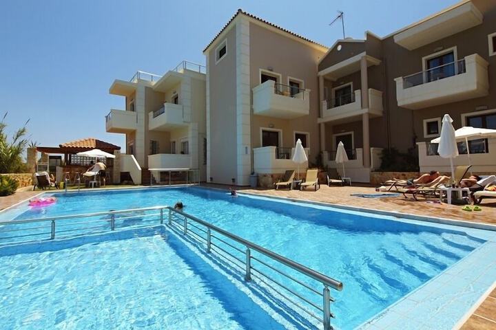 Pool Hotel