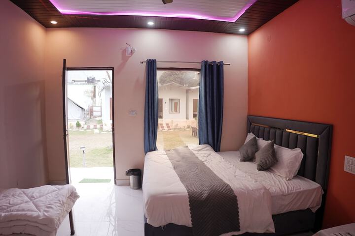 Room 10 of 48