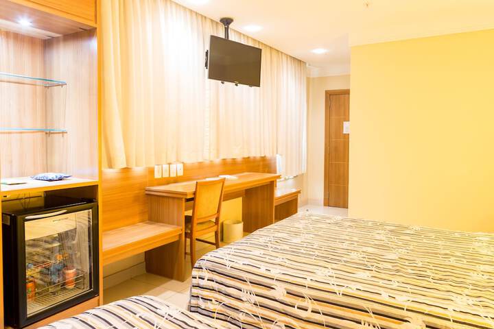 Room 36 of 198