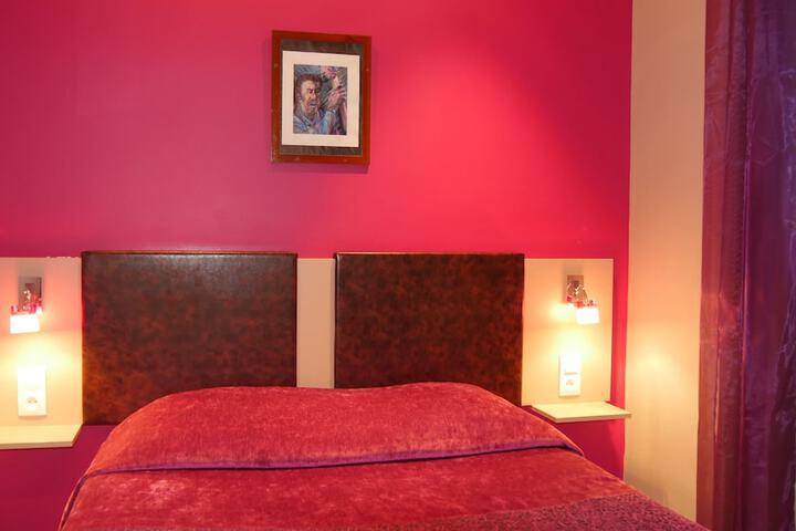 Room 17 of 49