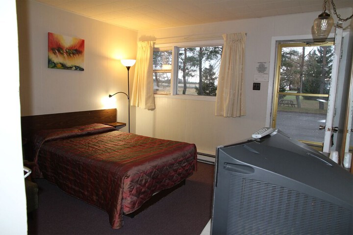 Room 3 of 6