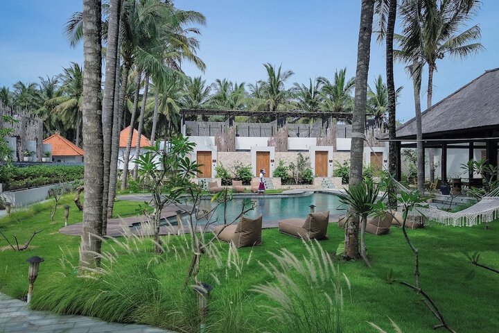 Hotel Exterior 108 of 113