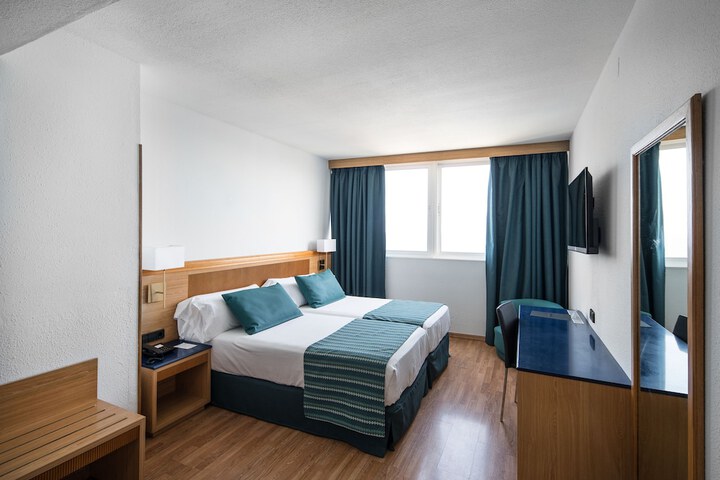 Room 9 of 48