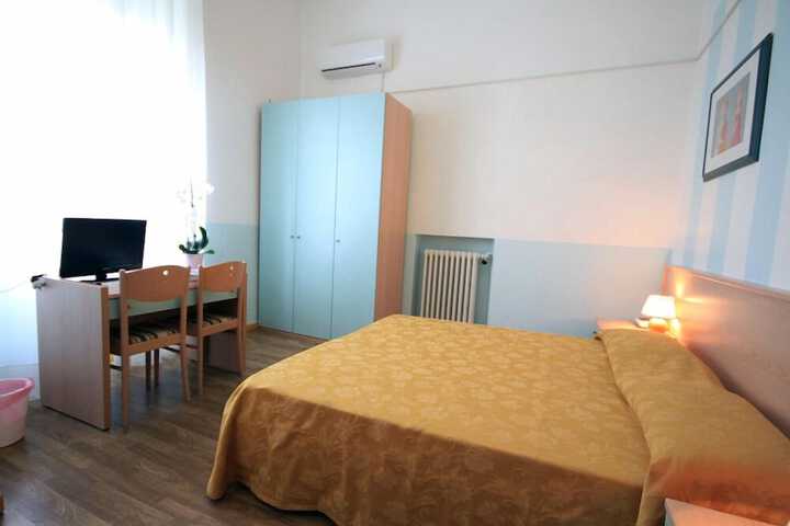 Room 16 of 22