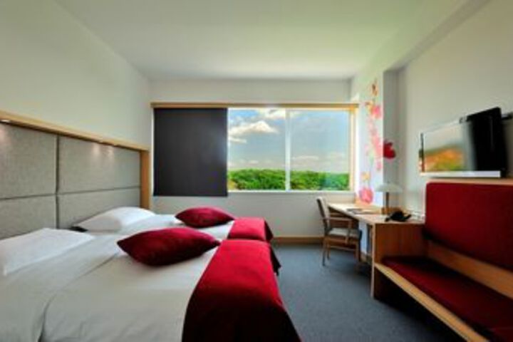 Room 43 of 62