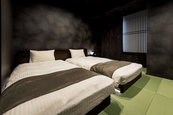 Room 11 of 36