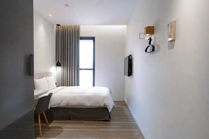 Room 4 of 66