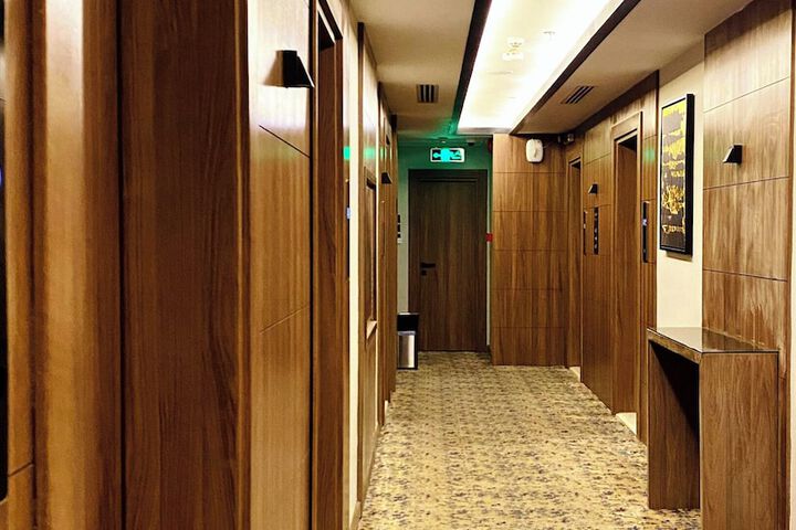 Ballroom/Hall 66 of 78