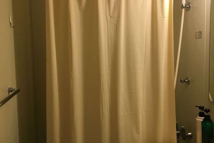 Room 11 of 38