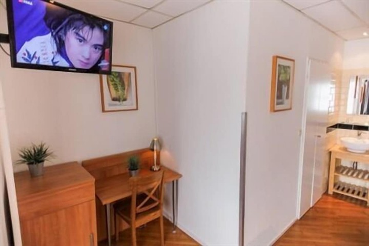 Room 25 of 52