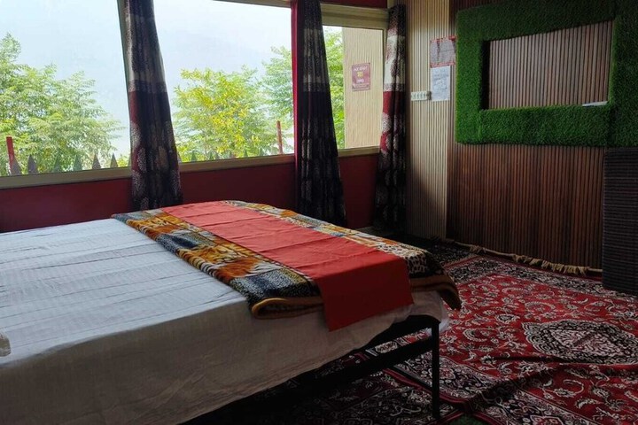 Room 6 of 23