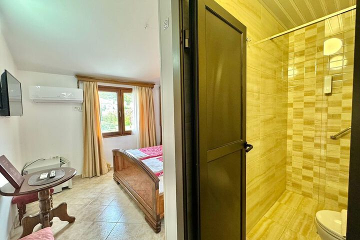 Room 25 of 85