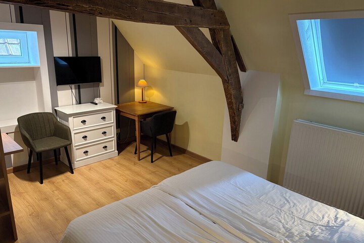 Room 15 of 36