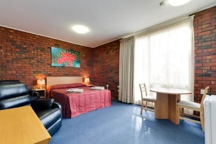 Room 9 of 23