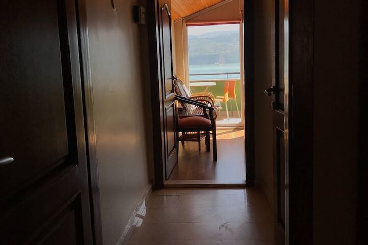 Room 16 of 26