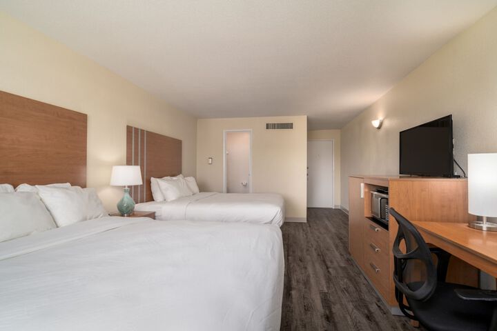 Room 8 of 17