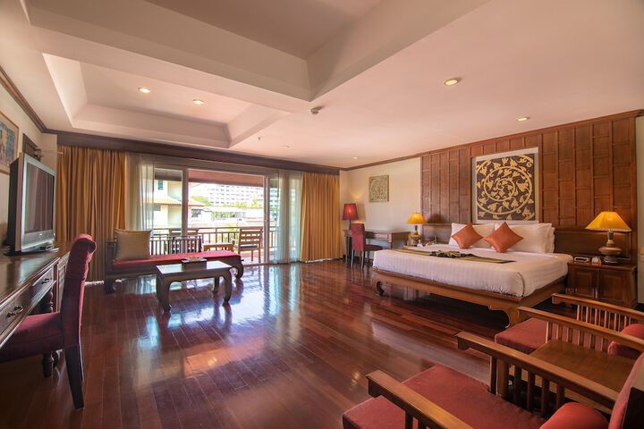 Room 10 of 48