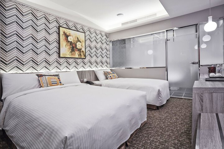 Room 9 of 47