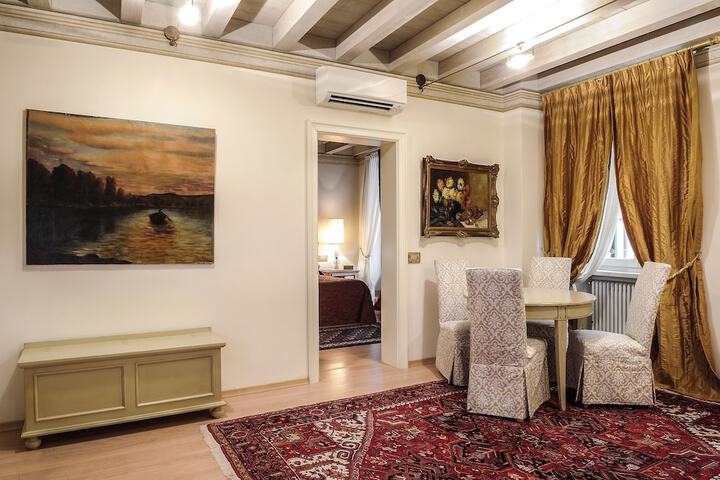 Room 12 of 44