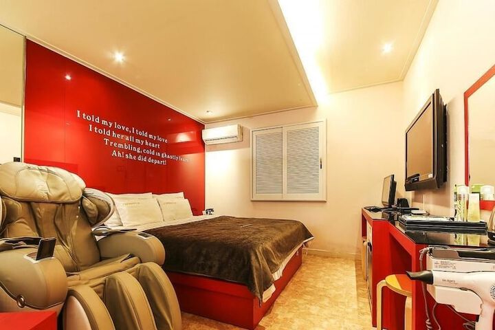 Room 45 of 57