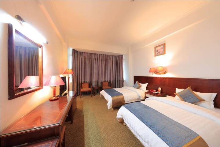 Room 15 of 34