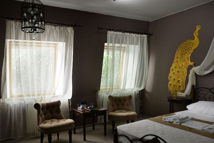 Room 3 of 40