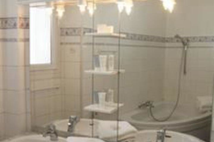 Room 5 of 21