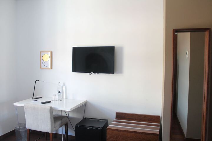 Room 28 of 63