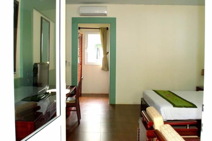 Room 2 of 42