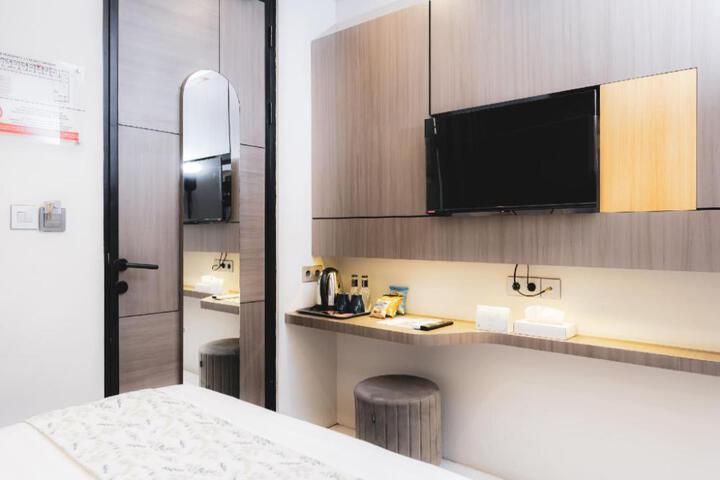 General 44 of 48