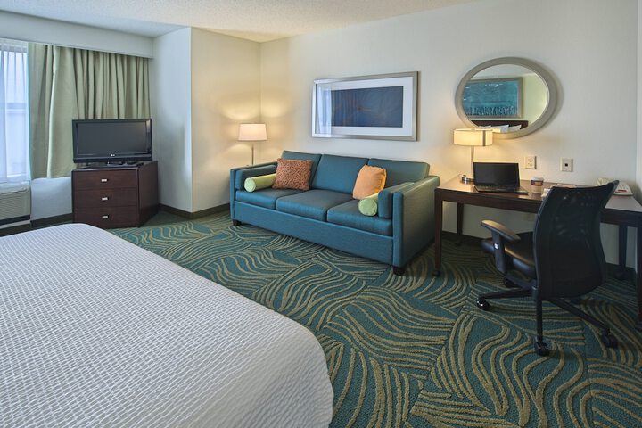 Room 6 of 22