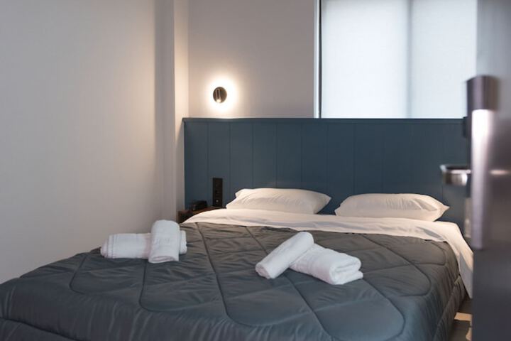 Room 17 of 90