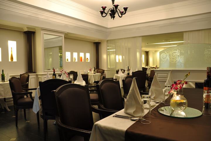 Dining Photos