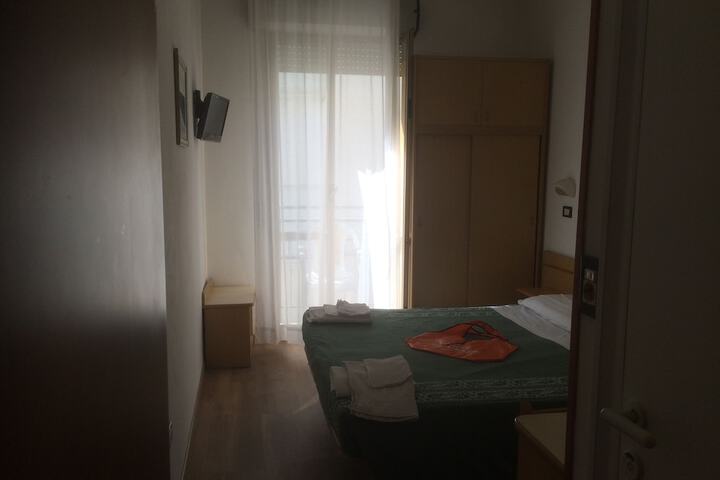 Room 7 of 31
