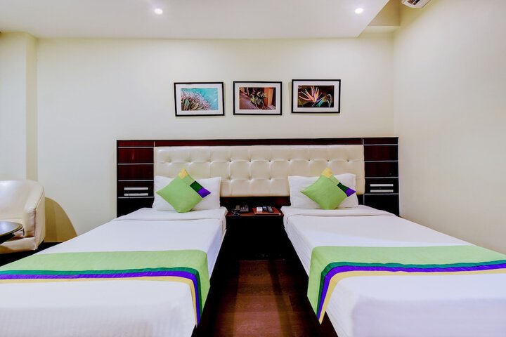 Room 35 of 63
