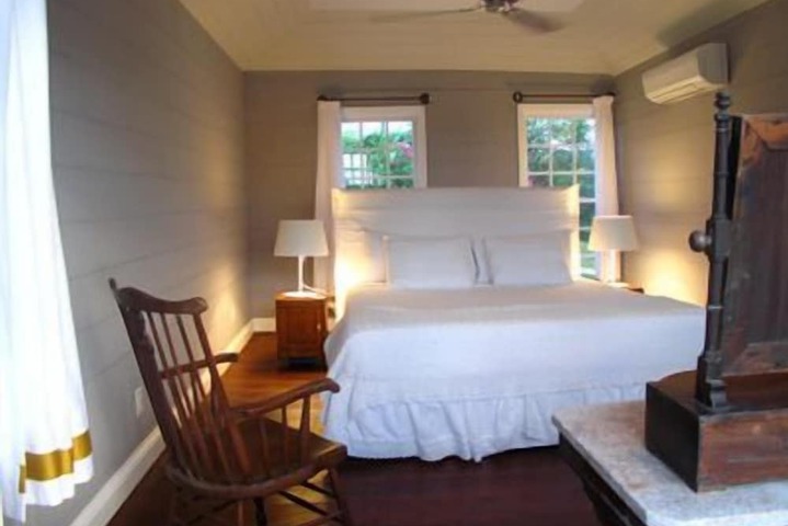 Room 2 of 16
