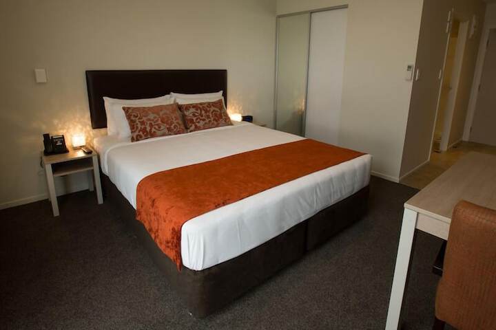 Room 10 of 34