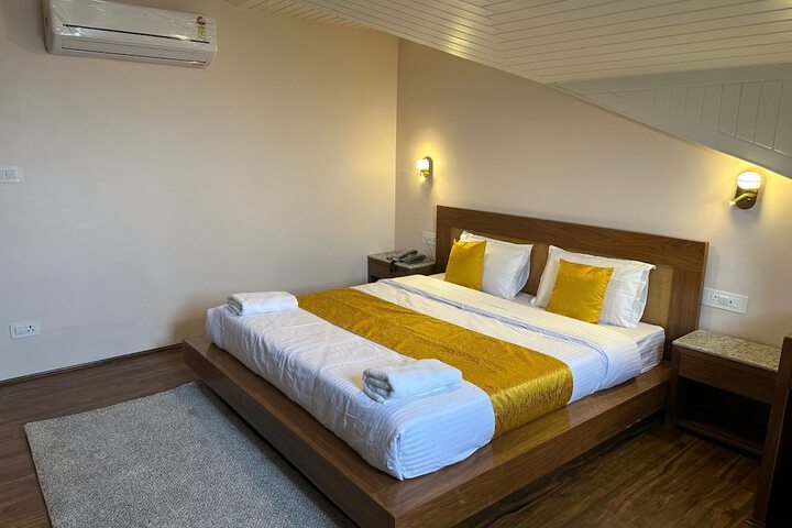 Room 12 of 38