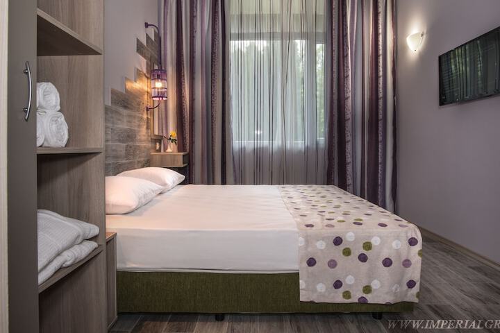 Room 28 of 115