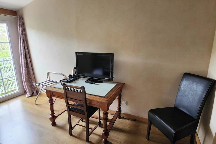 Room 10 of 30