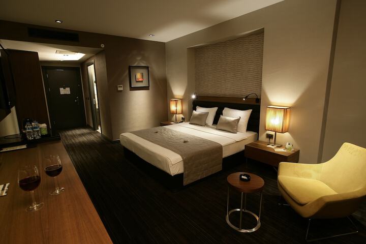 Room 5 of 64